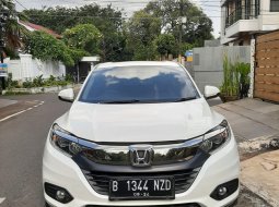 Honda HR-V 1.5L E CVT Special Edition WHITE SUPER LIKE NEW 1