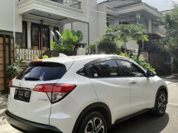 Honda HR-V 1.5L E CVT Special Edition WHITE SUPER LIKE NEW 3