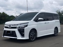 Toyota Voxy 2.0 A/T 2018 DISKON!!