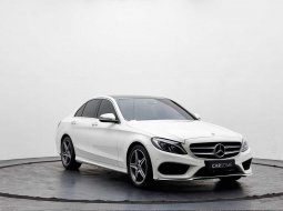 Mercedes-Benz  C 300 Putih
