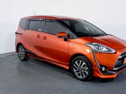 Toyota Sienta Q CVT 2017 1