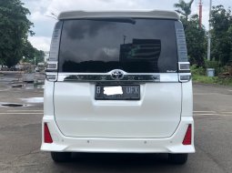 TOYOTA VOXY 2.0 AT PUTIH 2018 HARGA TERMURAH!! 4