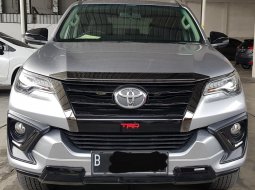 Toyota Fortuner VRZ TRD A/T ( Matic Diesel ) 2019 Silver Kick Sensor Siap Pakai 1