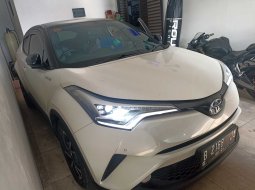 Jual mobil Toyota C-HR Hybrid Matic 2019