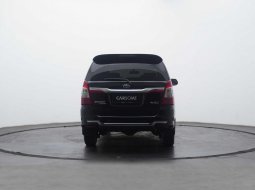 Toyota Kijang Innova V 2015 4