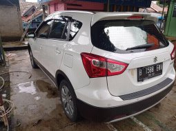 Jual mobil Suzuki SX4 S-Cross Manual 2016 4