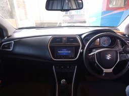 Jual mobil Suzuki SX4 S-Cross Manual 2016 9