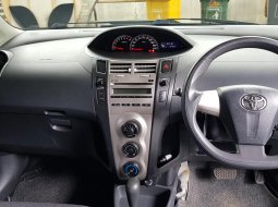Toyota Yaris E A/T ( Matic ) 2012/ 2013 Putih Tangan 1 Good Condition 3
