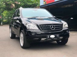 Mercedes-Benz M-Class ML 350 2006 Hitam 3