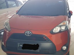 Toyota Sienta V A/T ( Matic ) 2017 Orange Km 68rban Mulus Siap Pakai Good Condition