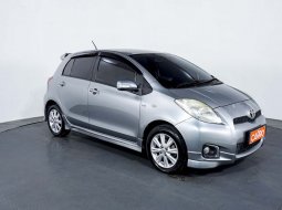 JUAL Toyota Yaris E AT 2012 Silver 1