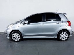 JUAL Toyota Yaris E AT 2012 Silver 3