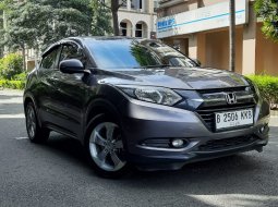 Honda HR-V E CVT 2017 Abu-abu teristimewa 2