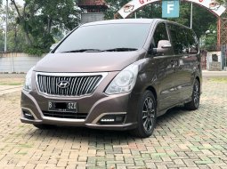 Hyundai H-1 Royale Diesel at 2018 Coklat 2