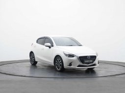 Mazda 2 R AT 2017 Putih 1