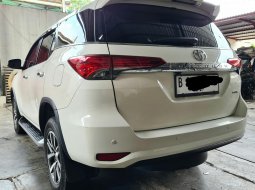 Toyota Fortuner VRZ 2.4 Diesel AT ( Matic ) 2017 Putih Km 40rban  Siap Pakai 4