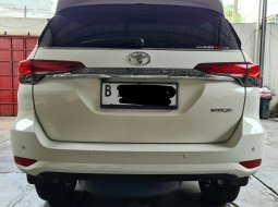 Toyota Fortuner VRZ 2.4 Diesel AT ( Matic ) 2017 Putih Km 40rban  Siap Pakai 6