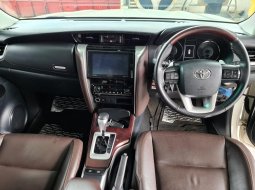 Toyota Fortuner VRZ 2.4 Diesel AT ( Matic ) 2017 Putih Km 40rban  Siap Pakai 8