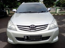 Toyota Kijang Innova V 2009