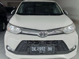 Toyota Avanza Veloz Putih AT Tahun 2021 1