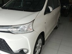 Toyota Avanza Veloz Putih AT Tahun 2021 3