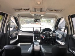 Toyota Veloz 1.5 A/T 2022 KM LOW 10