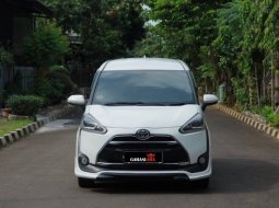 Toyota Sienta Q CVT 2017