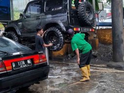 Jual katana jimny 4x4.tahun 1990.mesin halus 8