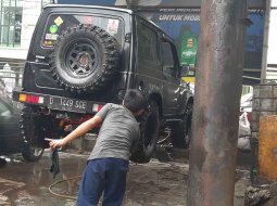 Jual katana jimny 4x4.tahun 1990.mesin halus 7