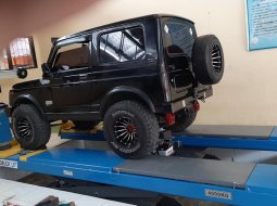 Suzuki Jimny katana hitam mulus 5