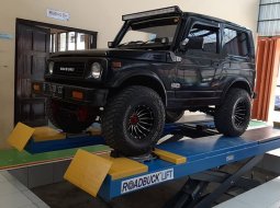 Suzuki Jimny katana hitam mulus 7