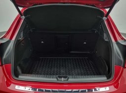 Mercedes-Benz GLA 200 Merah 5