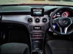 Mercedes-Benz GLA 200 Merah 9