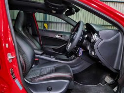 Mercedes-Benz GLA 200 Merah 12