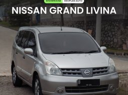 Nissan Grand Livina XV Ultimate 2009 1