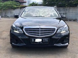 Mercedes-Benz E-Class E 200 2016 Hitam 1