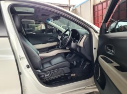 Honda HRV Prestige 1.8 AT ( Matic ) 2021 Putih Km low 20rban Siap Pakai 10