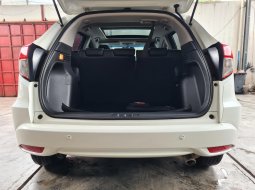 Honda HRV Prestige 1.8 AT ( Matic ) 2021 Putih Km low 20rban Siap Pakai 12