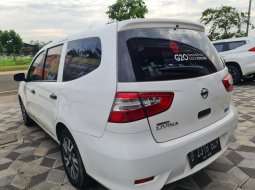 Nissan Grand Livina sv matic Tahun 2018 Matic Warna Putih Metalik 13