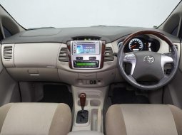 Toyota Kijang Innova V 2015 10