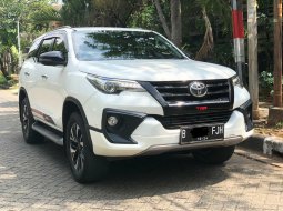 Toyota Fortuner 2.4 VRZ TRD AT 2019 Putih 2