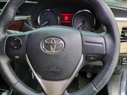 Toyota Corolla Altis V AT 2015 8