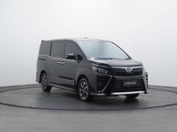 Toyota Voxy 2.0 A/T 2019 Hitam 1