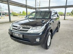 Jual mobil Toyota Fortuner 2006 2