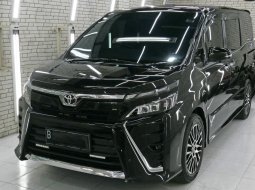 Toyota Voxy 2018 1