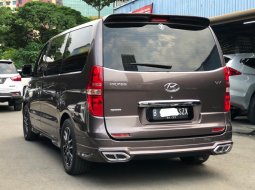 HYUNDAI H-1 ROYALE DIESEL AT COKLAT 2018 HARGA TERBAIK!! 6