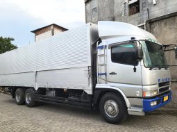 8 ban baru Mitsubishi Fuso build up 6D24 tronton 6x2 wingbox 2008 2