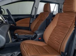 Toyota Kijang Innova V A/T Gasoline 2019 9