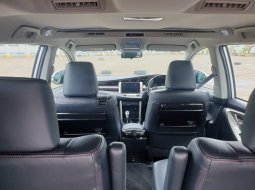 Toyota Kijang Innova Variasi Populer 2022 Putih 10