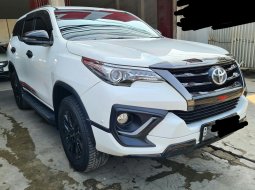 Toyota Fortuner VRZ TRD 2.4 Diesel AT ( Matic ) 2020 Putih Km Low 15rban Good Condition Siap Pakai 2